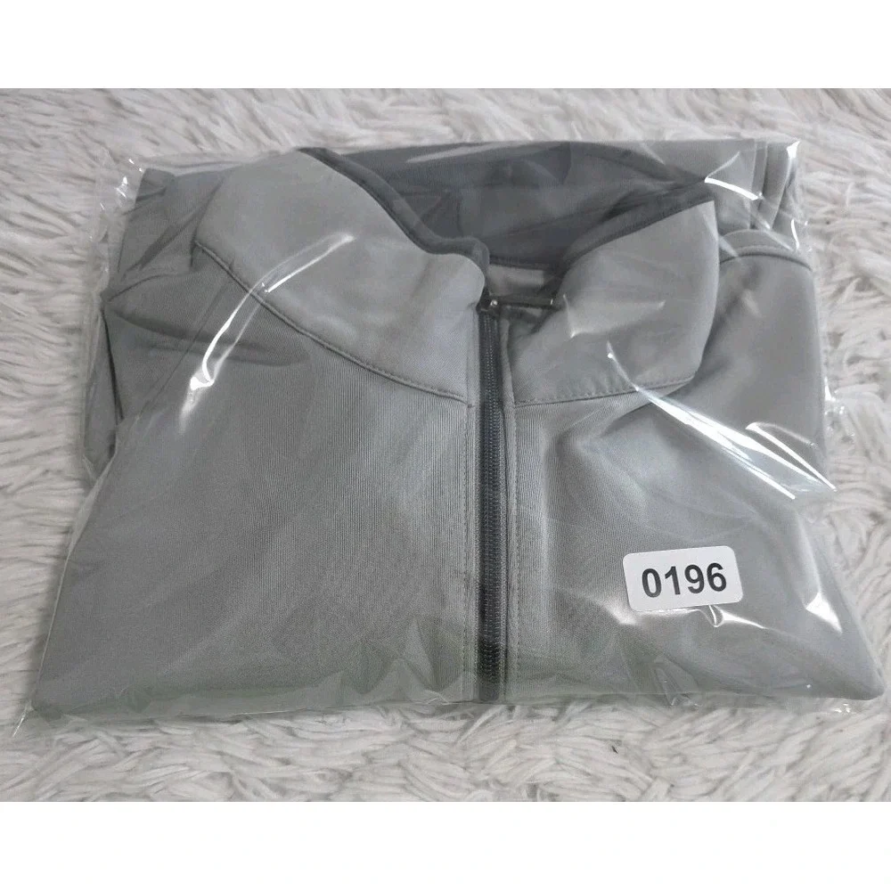 Antigua Gray Casual Beverly Hills Country Club Logo Quarter-Zip Top‎ Size Medium